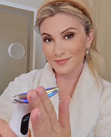 Angie C Verified Customer Glokore Bio-Collagen Mask Houston Texas Sensitive Skin